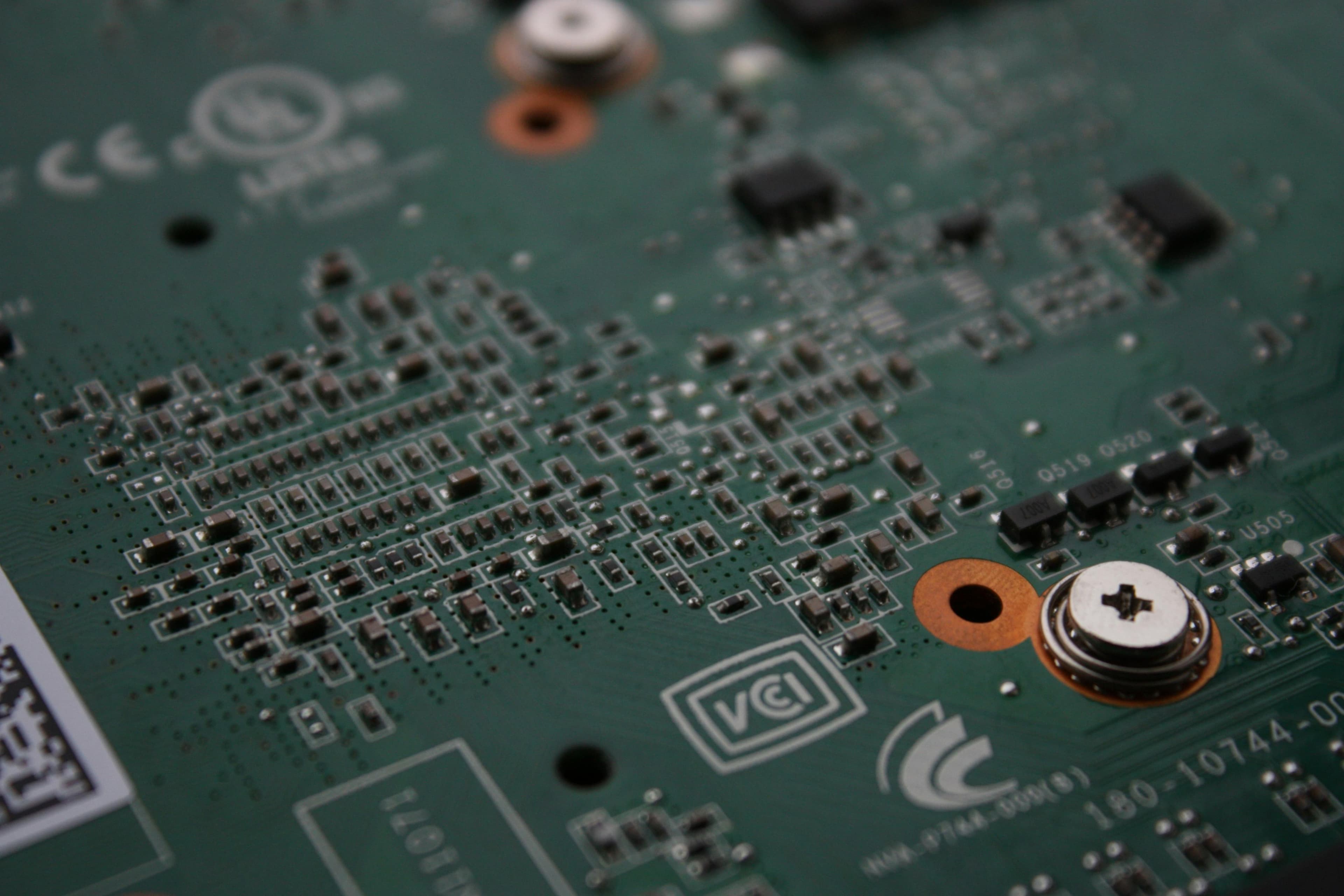 23LCV1024-E/SN — Memory ICs